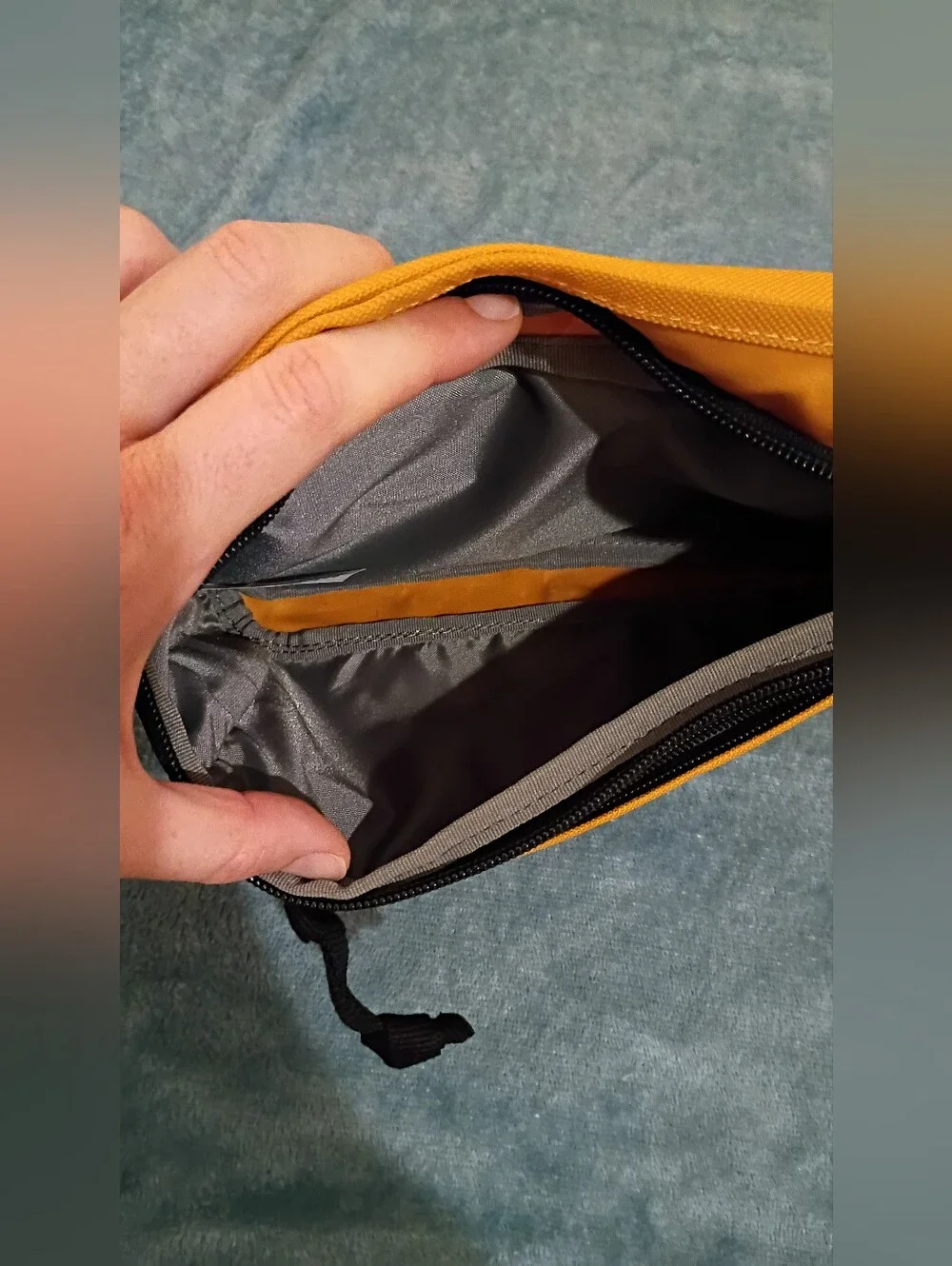 Levi's hip pack yellow
